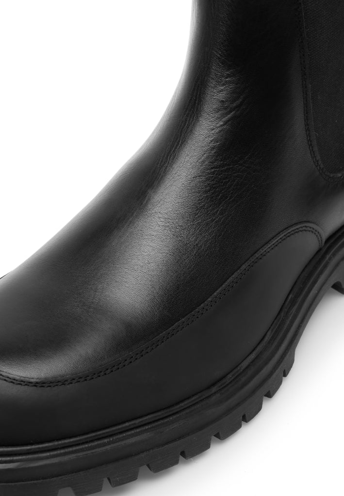 Last Studio Gary Shiny Crust Leather - Black Ankle Boots Black